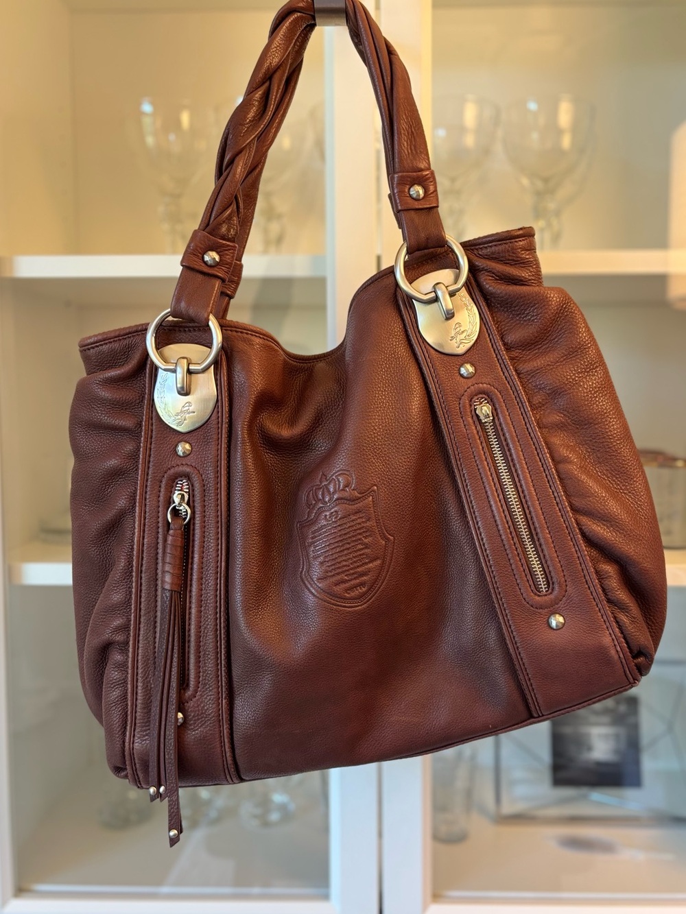 Cettu Brown Leather Crest Tote – Braided Handles & Engraved Hardware